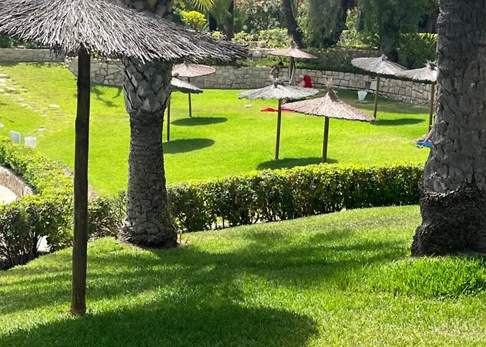Parque La Chicharra Near And Appartamento Alicante